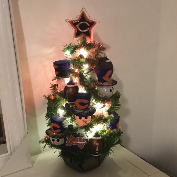 NEW, 25 inch,CHICAGO BEARS TABLE TOP CHRISTMAS TREE. - Picture 5 of 5